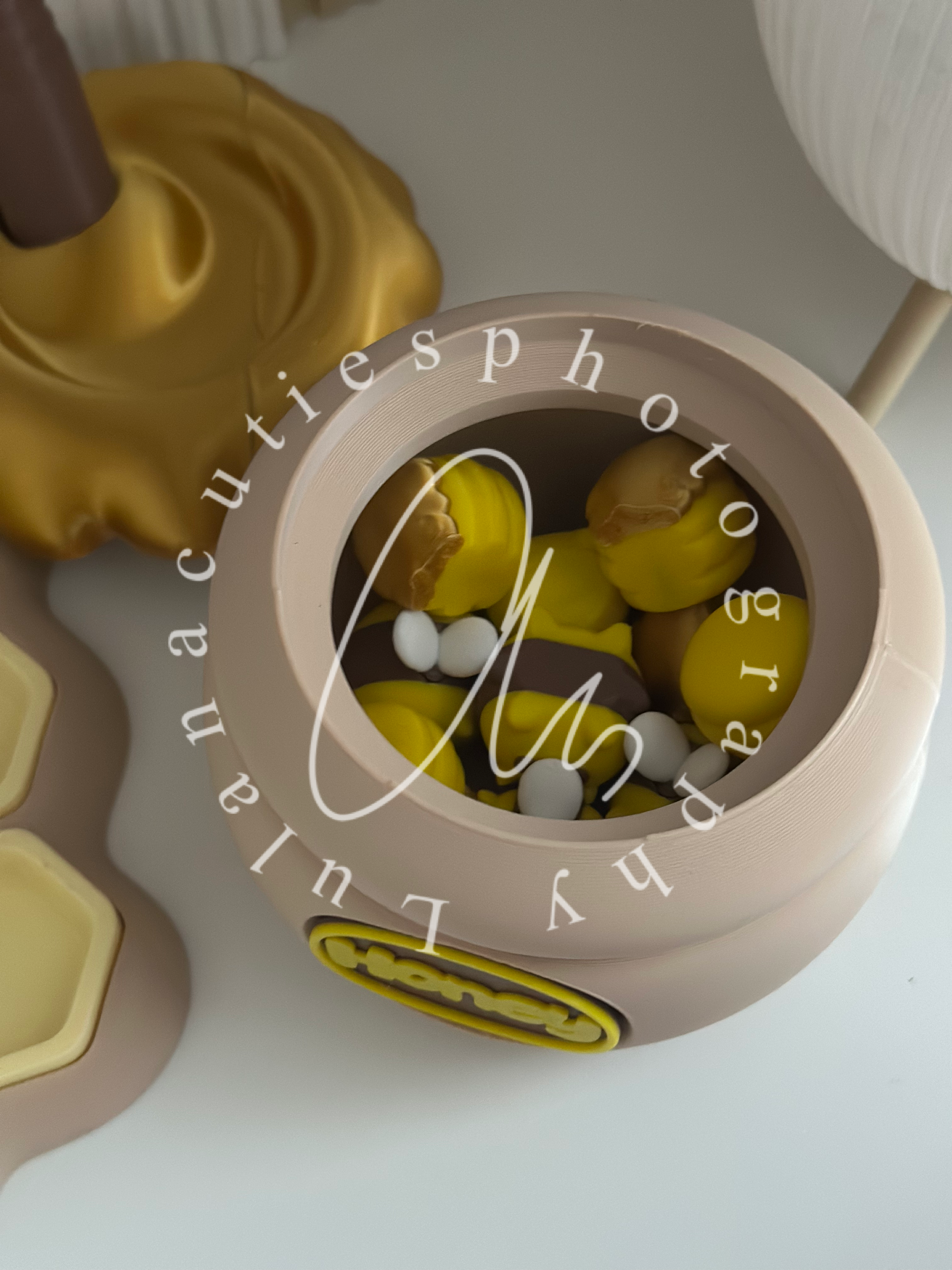 Betty Bees TicTacToe