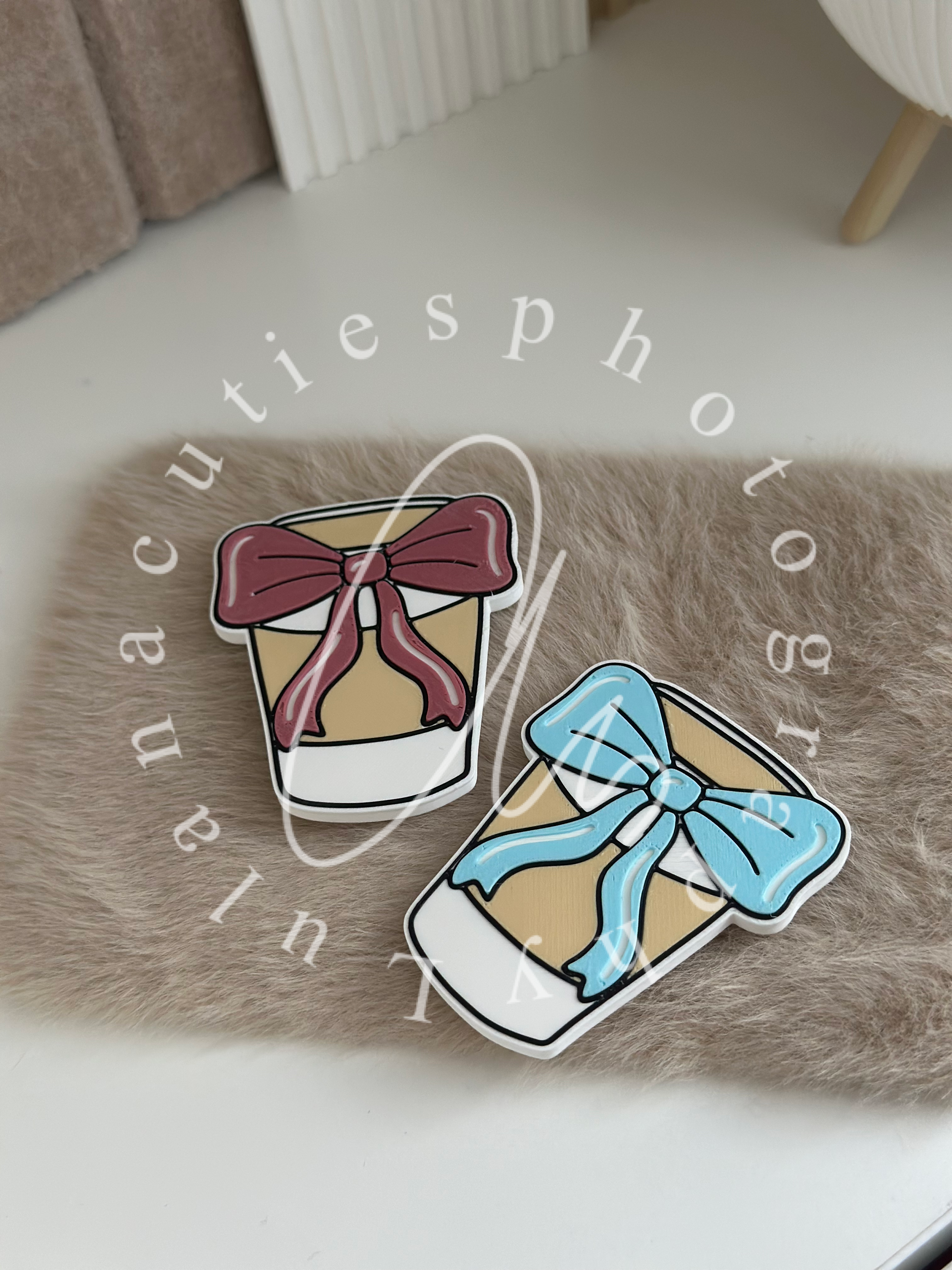 Coffee Bow Magnet hellblau