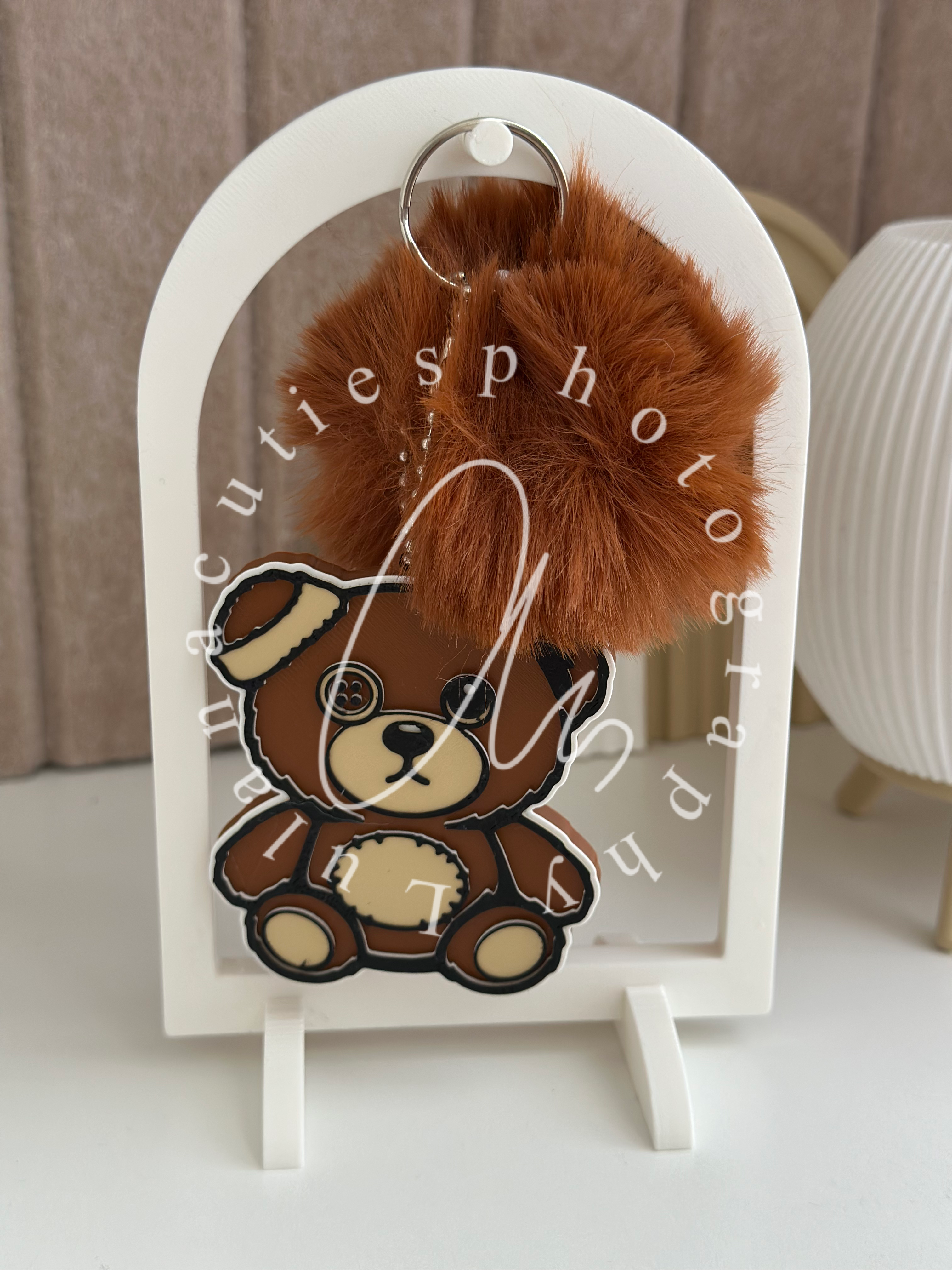 Bärchen Anhänger mit Pompon dunkelbraun/braun